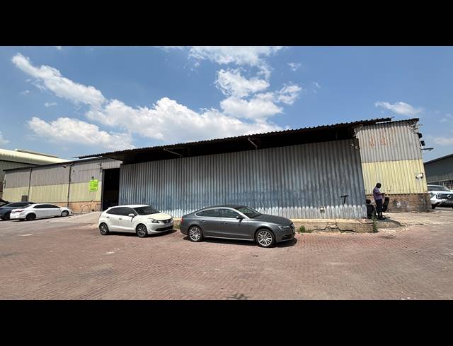 850M² WAREHOUSE TO LET IN EASTLEIGH